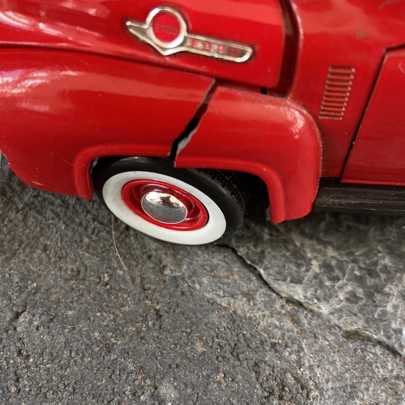 Cute red Ford collectible truck - Picture 2 of 9
